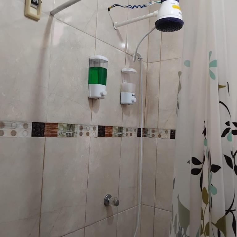 Habitación privada cómoda con WiFi y escritorio - Apartamento de 1 dormitorio - 5