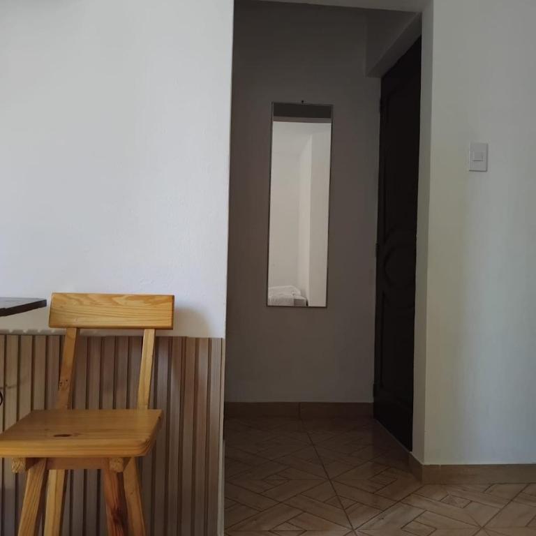 Habitación privada cómoda con WiFi y escritorio - Apartamento de 1 dormitorio - 7