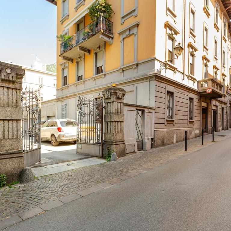 Ampio appartamento in centro - Lago di Como 5 min - Appartamento con 3 Camere da Letto - 10
