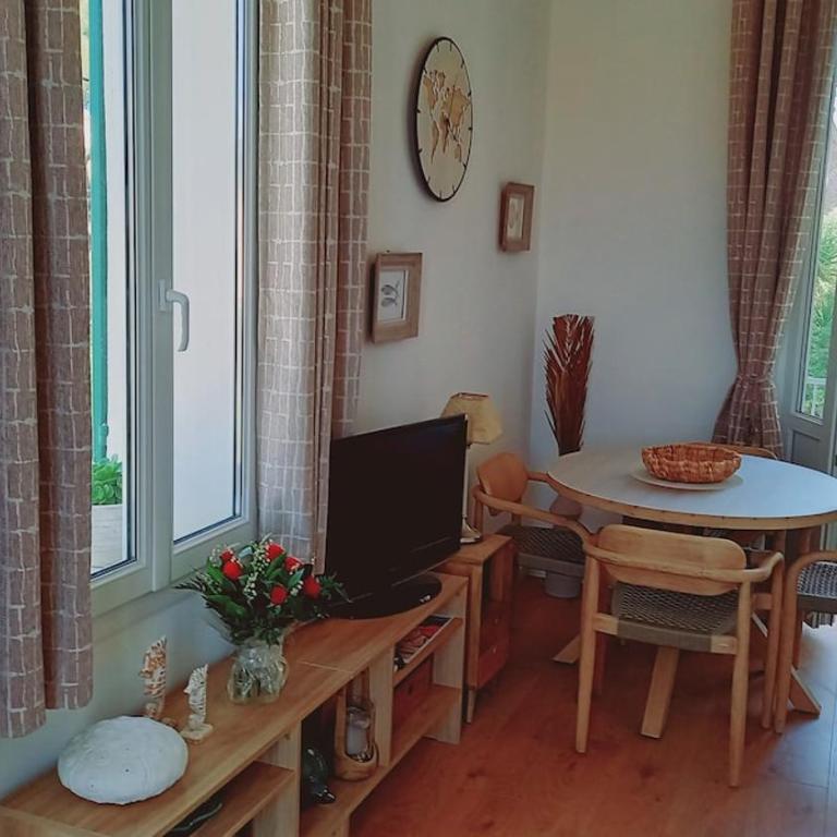 La Cachette - One-Bedroom Apartment - 4