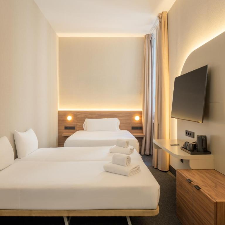 FORTINN Puerta del Sol - Family Room - 4