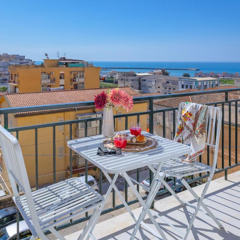 SOAVI Casa Vacanze Luxury Rooms - Triple Room with Private Bathroom - 1