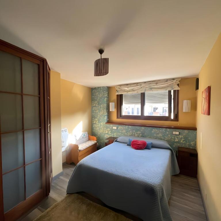 Sea, Mountains, And Lights - Two-Bedroom House - 3