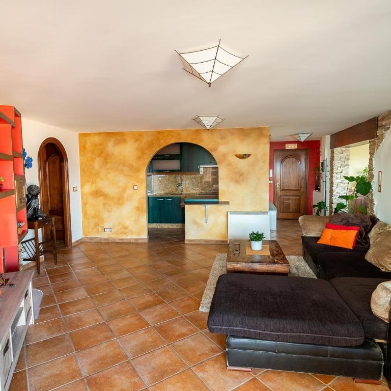 Sea, Mountains, And Lights - Two-Bedroom House - 30