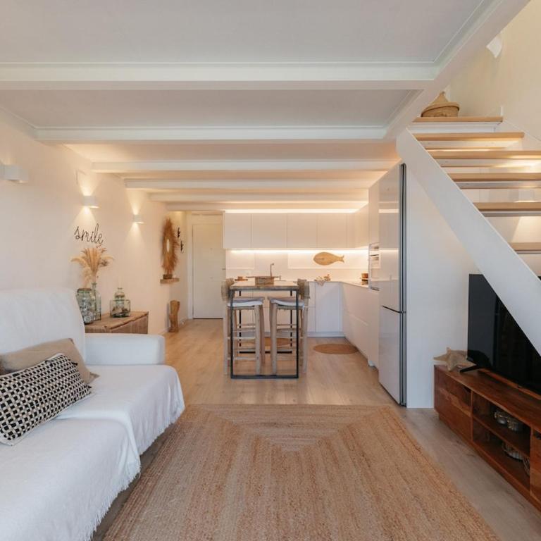 First Line with Pool, Ideal for Families - Two-Bedroom Apartment - 1