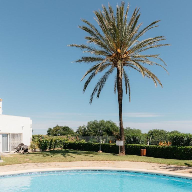First Line with Pool, Ideal for Families - Two-Bedroom Apartment - 8