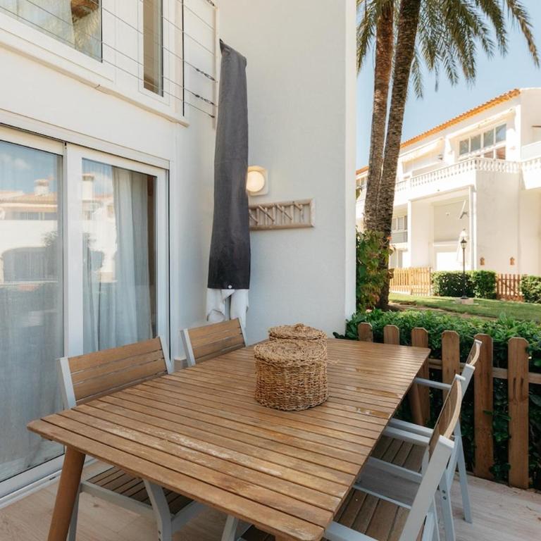 First Line with Pool, Ideal for Families - Two-Bedroom Apartment - 13