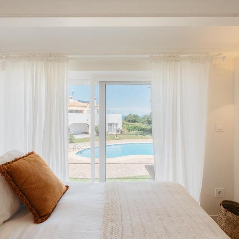 First Line with Pool, Ideal for Families - Two-Bedroom Apartment - 21