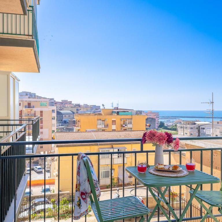 SOAVI Casa Vacanze Luxury Rooms - Deluxe Double Room with Balcony and Sea View - 6