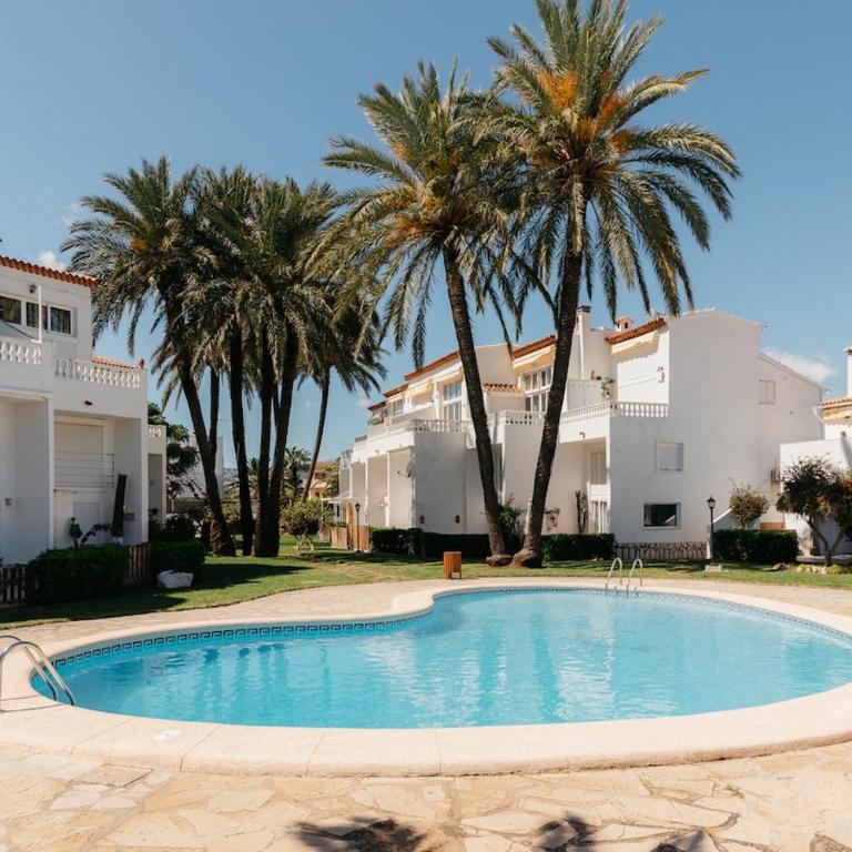First Line with Pool, Ideal for Families - Two-Bedroom Apartment - 31