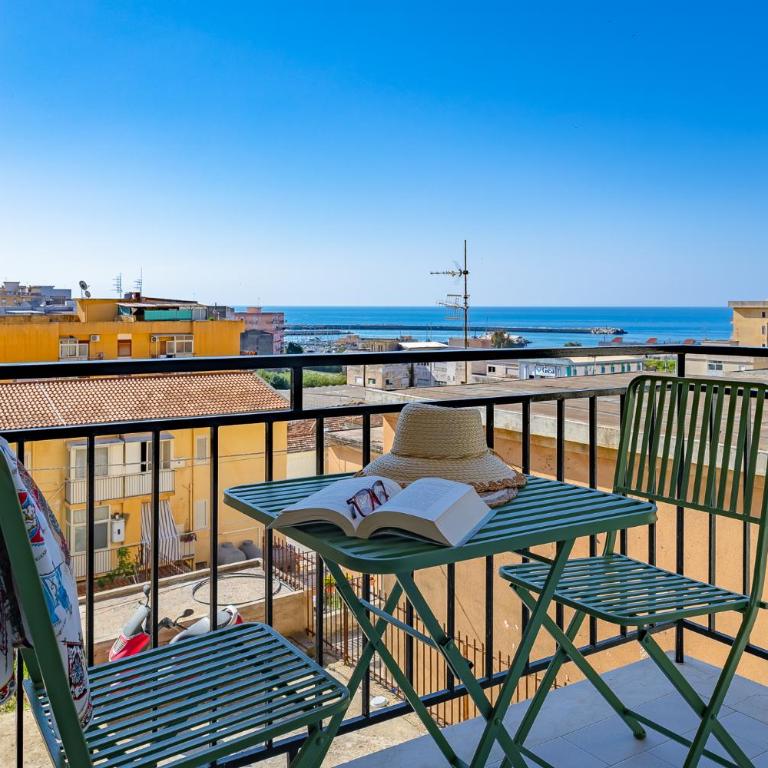 SOAVI Casa Vacanze Luxury Rooms - Deluxe Double Room with Balcony and Sea View - 7