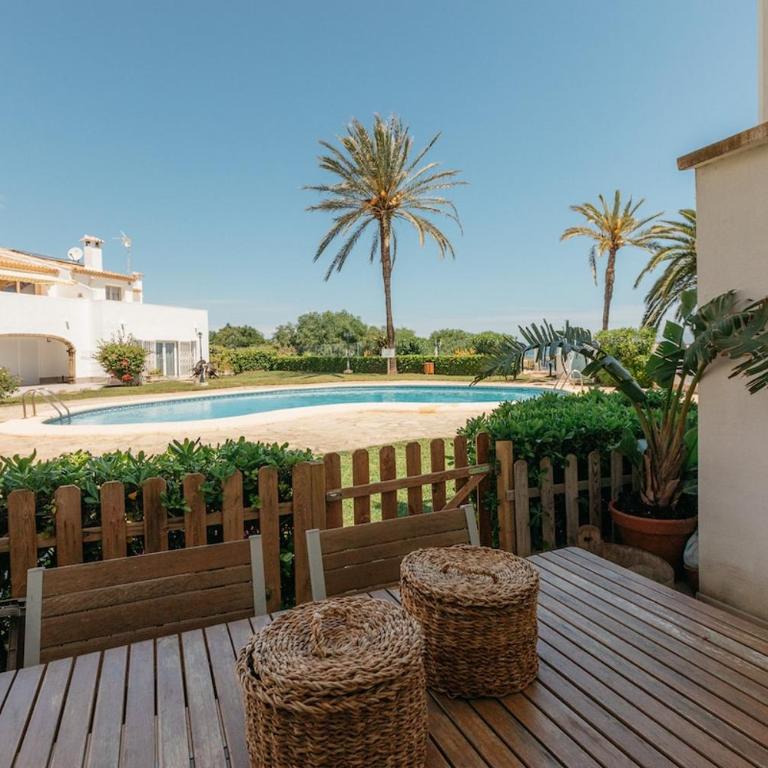 First Line with Pool, Ideal for Families - Two-Bedroom Apartment - 36