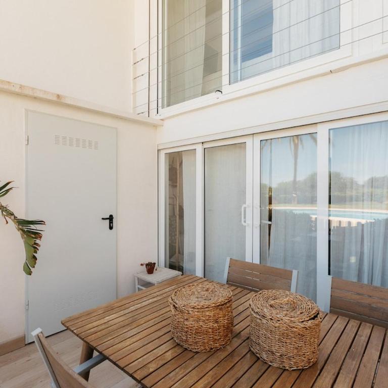 First Line with Pool, Ideal for Families - Two-Bedroom Apartment - 47
