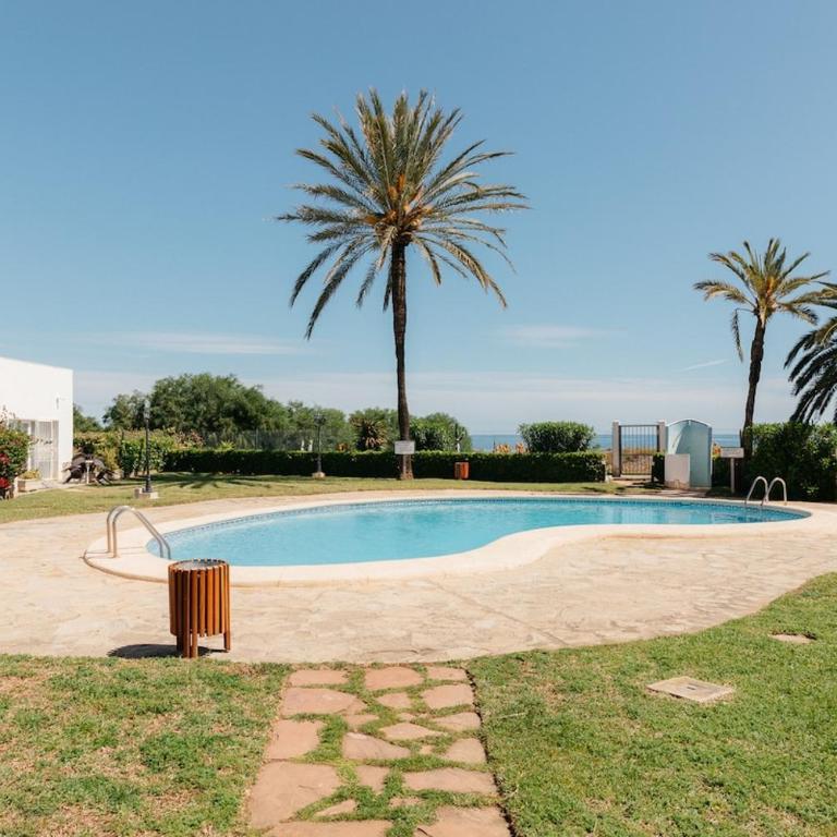 First Line with Pool, Ideal for Families - Two-Bedroom Apartment - 61