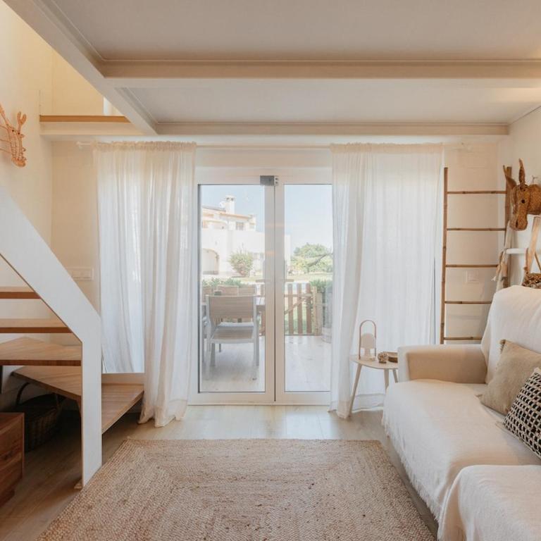 First Line with Pool, Ideal for Families - Two-Bedroom Apartment - 69