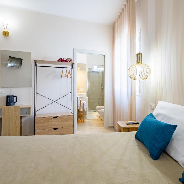 SOAVI Casa Vacanze Luxury Rooms - Triple Room with Sea View - 5