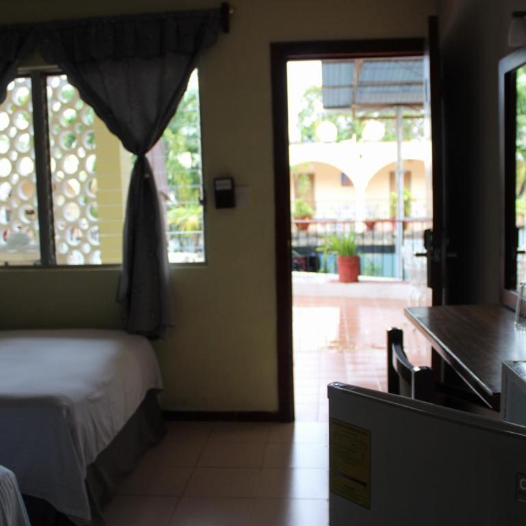 Hotel María de la Luz - Habitación Doble con vistas a la piscina - 1 o 2 camas - 6