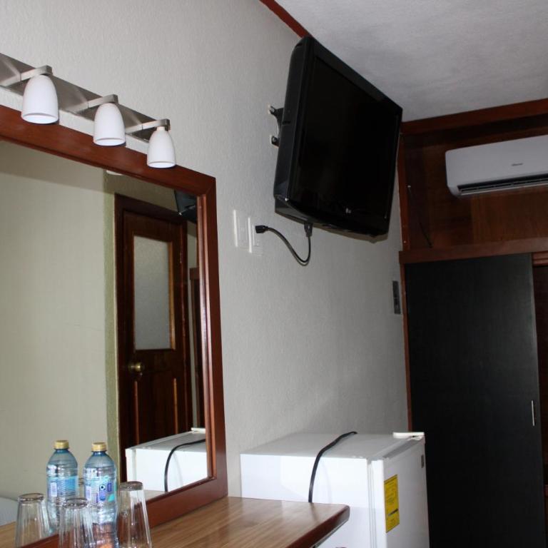 Hotel María de la Luz - Habitación Doble con vistas a la piscina - 1 o 2 camas - 4
