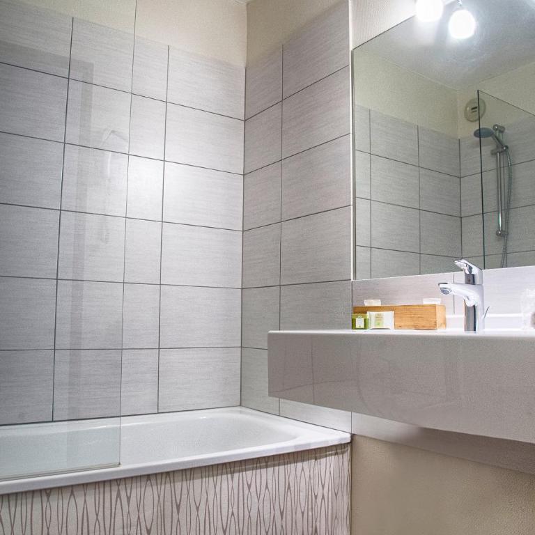 Logis Hôtel, Le Relais de Sassenage - Chambre Double - 6