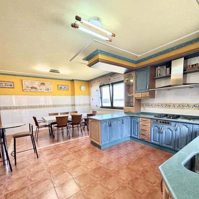 La Pepa Sanxenxo - Three-Bedroom House - 11