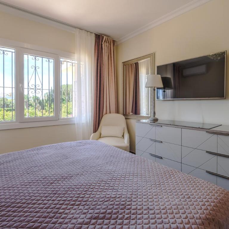 Villa Vita in Elviria, Marbella - Villa mit privatem Pool - 28