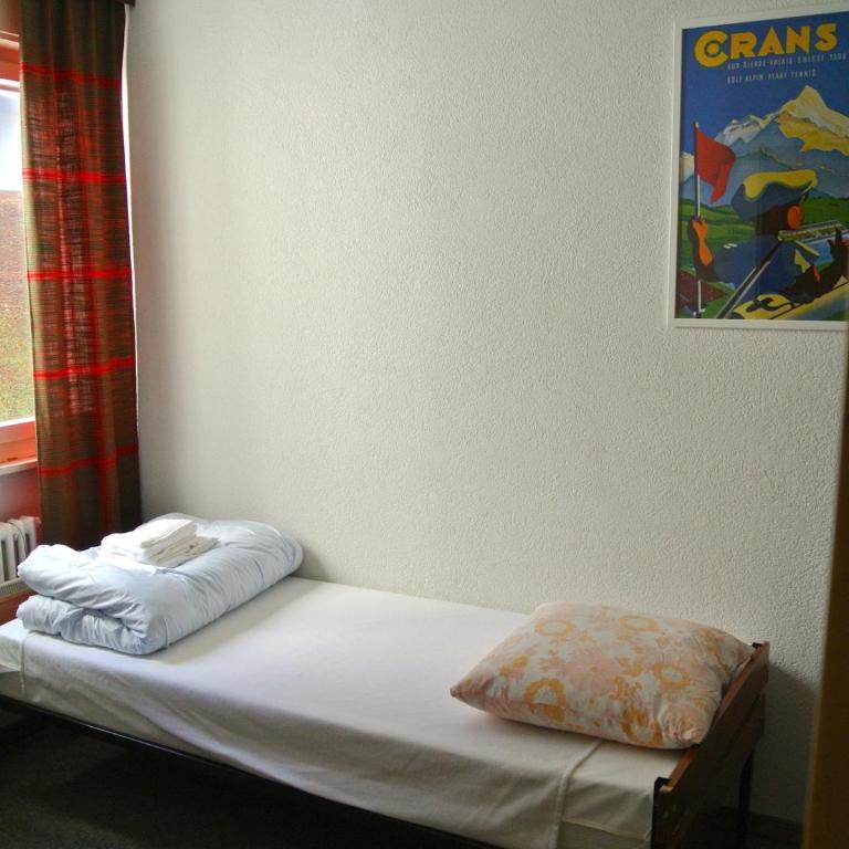 Cozy Alpine Home, 5-Person, 0m from Lift - Two-Bedroom Apartment - 3