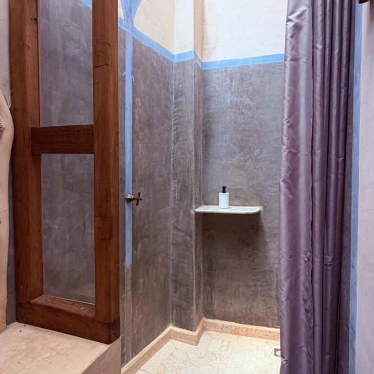 Casa del Tunel Lodge in Getsemani - Deluxe Double or Twin Room with Balcony - 10