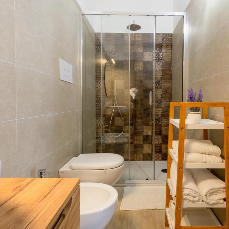SOAVI Casa Vacanze Luxury Rooms - Deluxe Double Room with Balcony and Sea View - 6