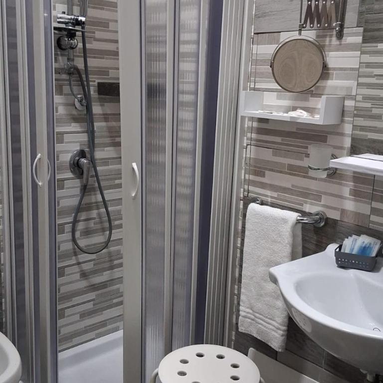 B&B VIVA NAPOLI - Camera Quadrupla con Bagno Privato - 5
