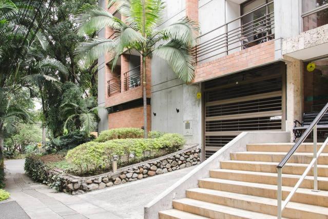 Amoblados Medellin Poblado Patio Bonito - Apartamento Estudio con balcón - 6