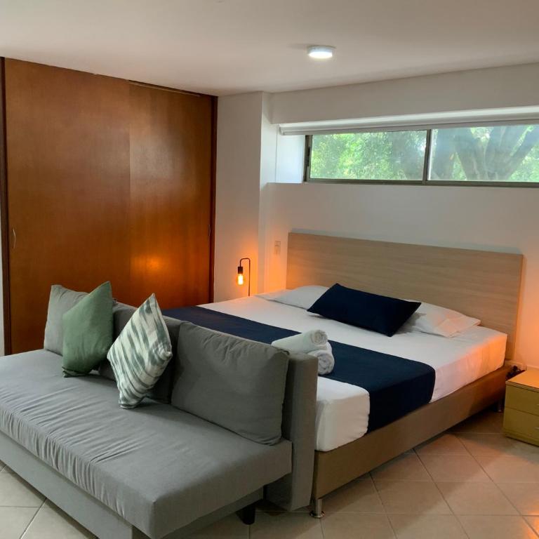 Amoblados Medellin Poblado Patio Bonito - Apartamento Estudio con balcón - 8