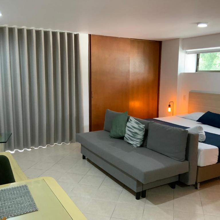 Amoblados Medellin Poblado Patio Bonito - Apartamento Estudio con balcón - 16