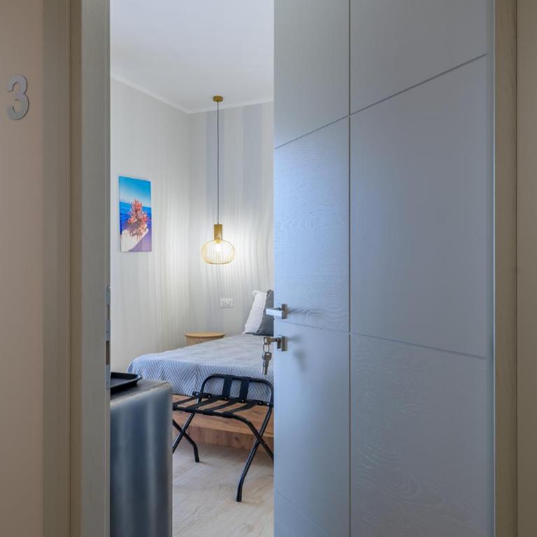 SOAVI Casa Vacanze Luxury Rooms - Deluxe Double Room with Balcony and Sea View - 8