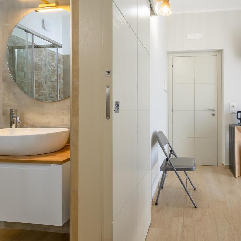 SOAVI Casa Vacanze Luxury Rooms - Deluxe Double Room with Balcony and Sea View - 11