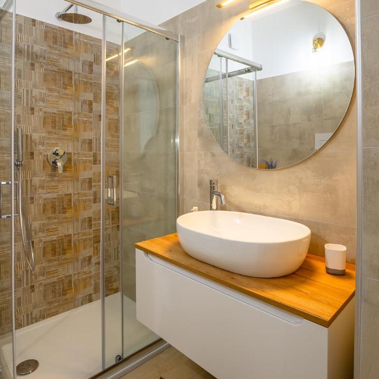 SOAVI Casa Vacanze Luxury Rooms - Deluxe Double Room with Balcony and Sea View - 14