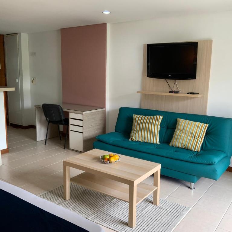 Amoblados Medellin Poblado Patio Bonito - Apartamento Estudio con balcón - 10