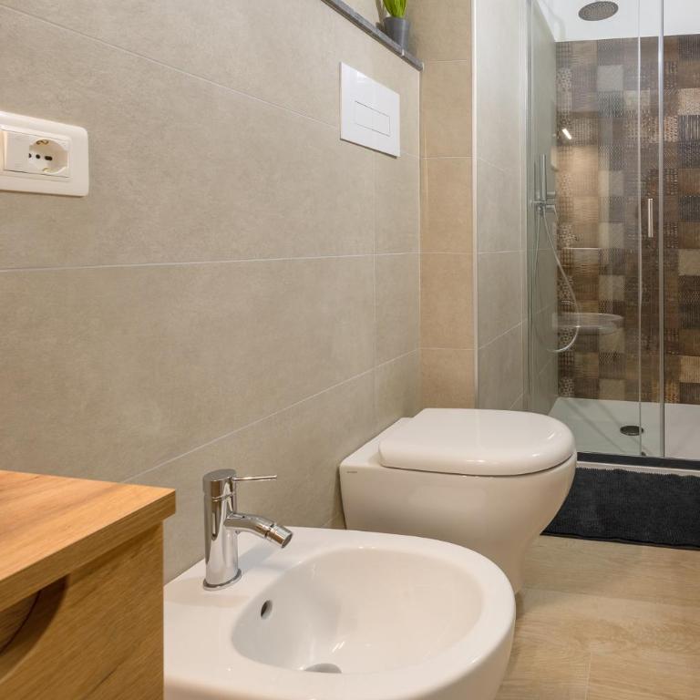 SOAVI Casa Vacanze Luxury Rooms - Triple Room with Private Bathroom - 12