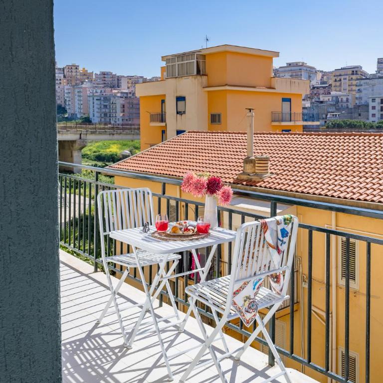 SOAVI Casa Vacanze Luxury Rooms - Triple Room with Private Bathroom - 15