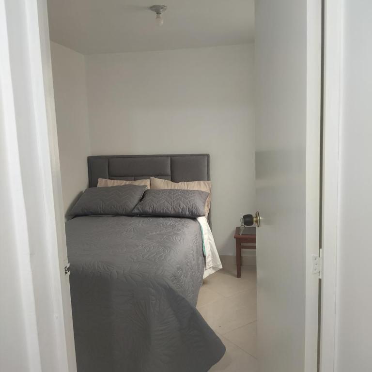 Apartamento Amoblado en Laureles Medellín Cerca a Unicentro - Apartamento de 2 dormitorios - 1