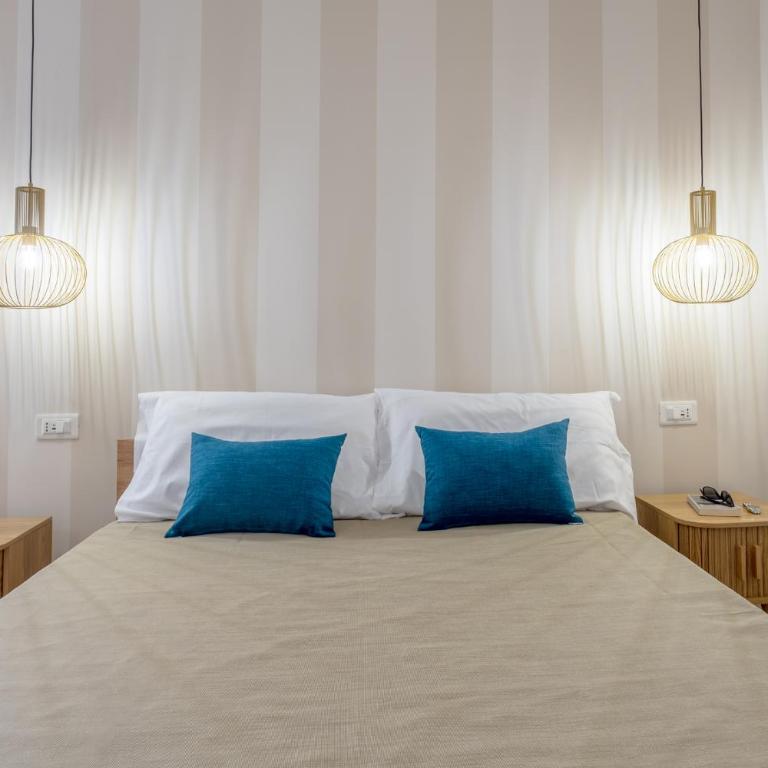 SOAVI Casa Vacanze Luxury Rooms - Triple Room with Sea View - 11