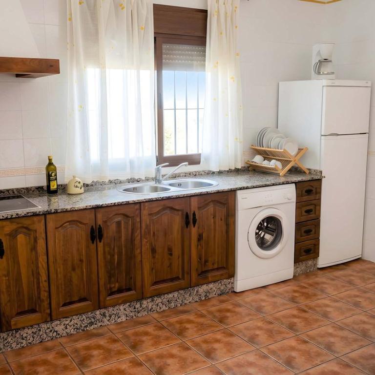 Casa con jardin privado y piscina comunitaria con 2 casas solo alquilamos a familias - Appartement - 10