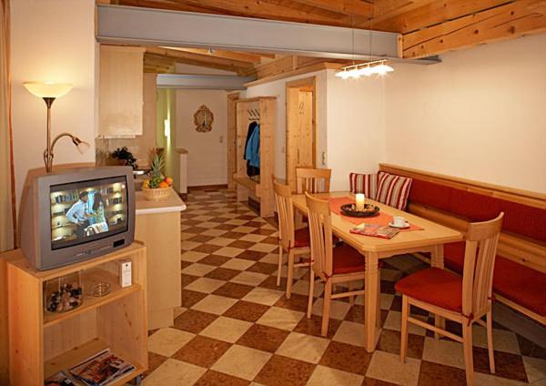 Apart Ehart - Apartment mit 3 Schlafzimmern und Balkon - 4