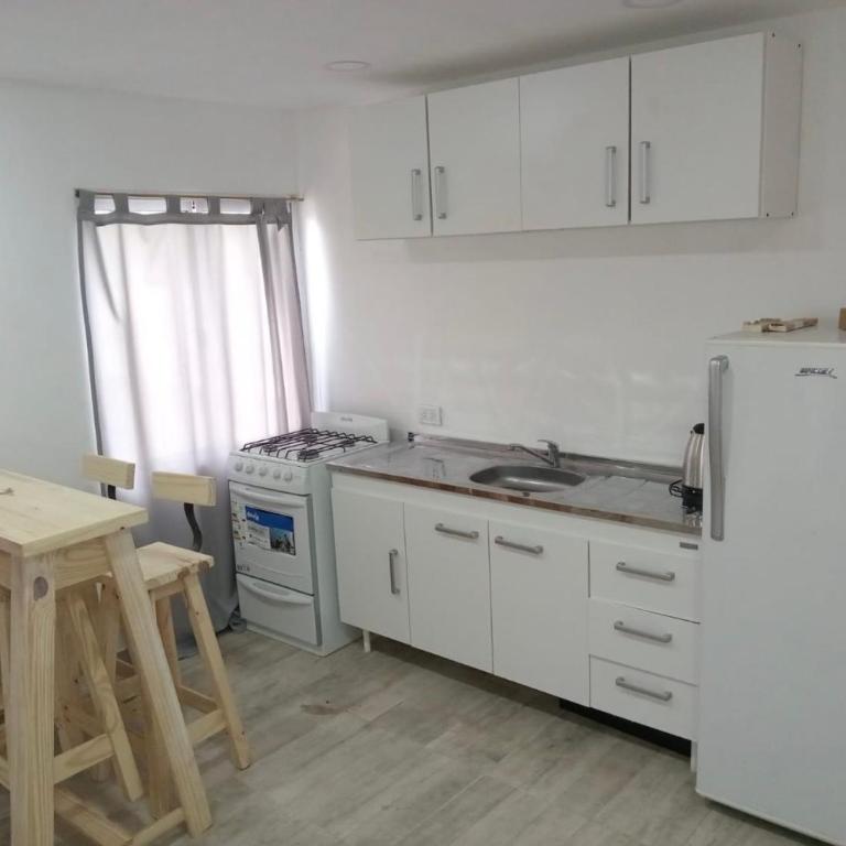 Depto zona Luro y Malvinas - One-Bedroom Apartment - 7