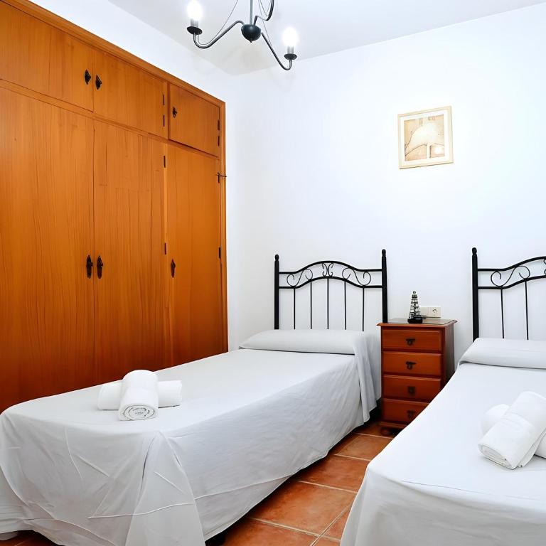 Casa con jardin privado piscina compartida garaje incluido - Ferienhaus - 16