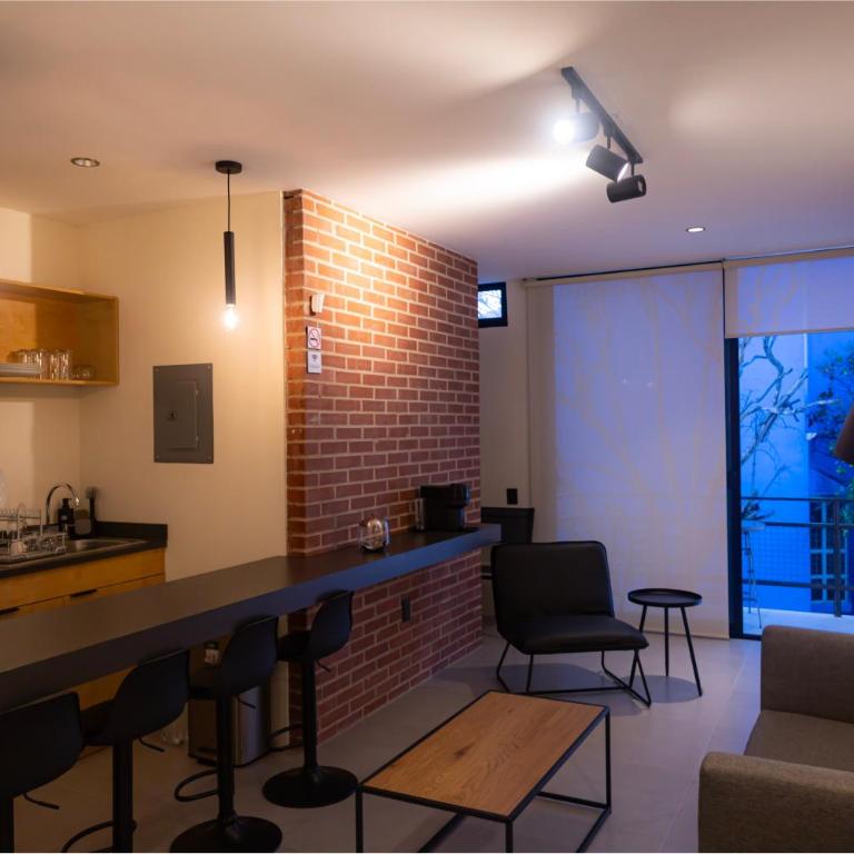 Casa Antena - Three-Bedroom Apartment with Balcony - 67