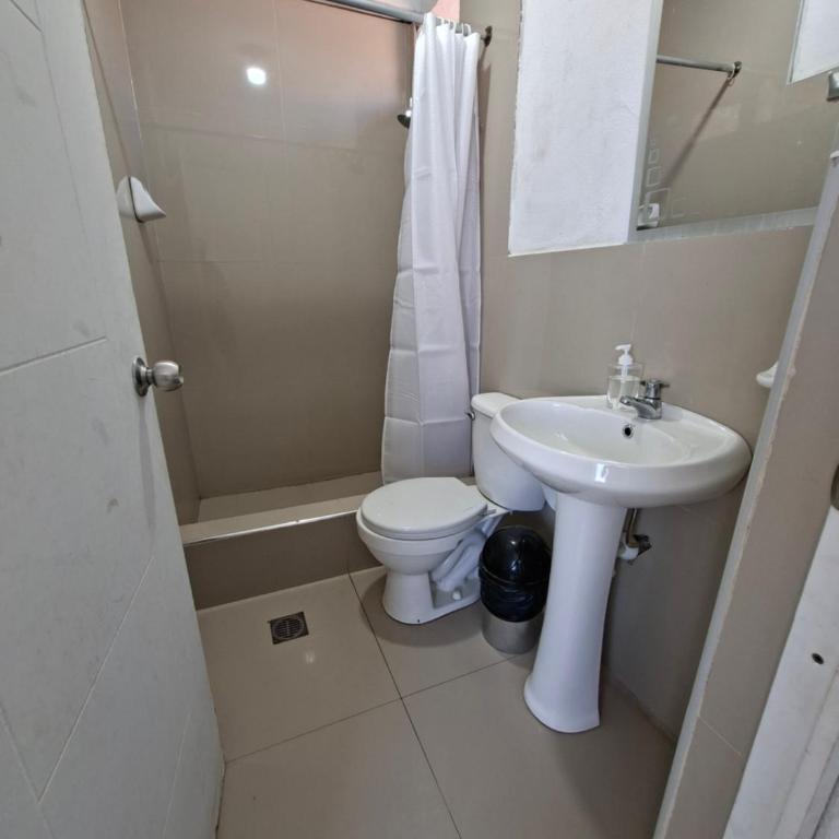Hospedaje Paraaco - Habitación Doble con baño privado - 6