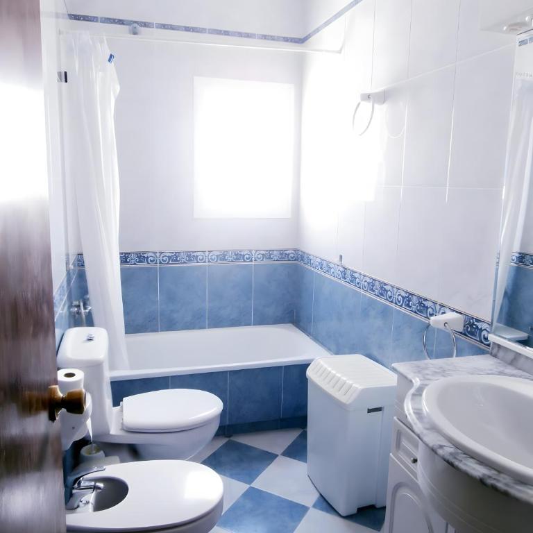 Piso Carmen Solo Familias - Appartement 2 Chambres Deluxe avec Balcon - 9