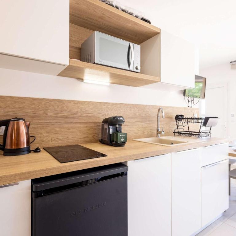 Ensemble Villa et Studio Piscine Proche Plage - Vacation Home - 37