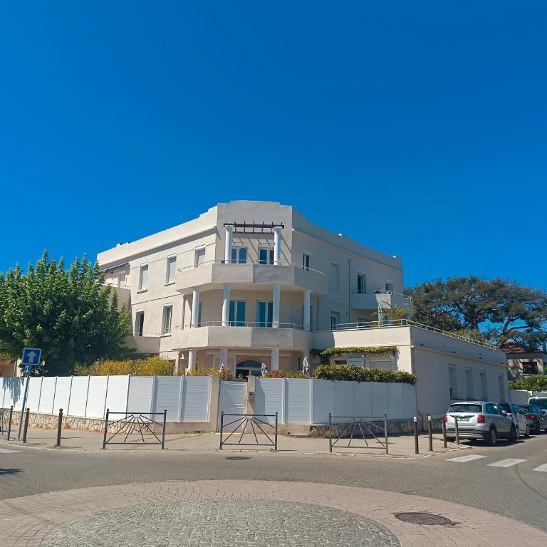 Residence Provence plage - One-Bedroom Apartment - 4