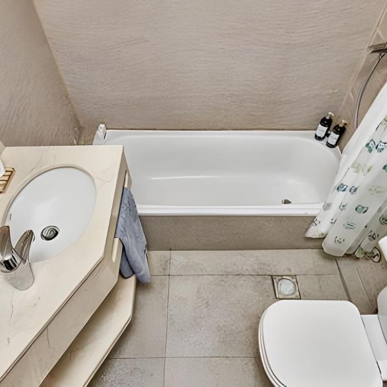 Espacioso 3BR y 2 Terrazas Cerca de Parques - Apartamento Deluxe de 3 dormitorios - 33